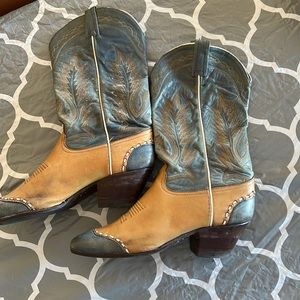 Vintage authentic TONY LAMA COWBOY BOOTS